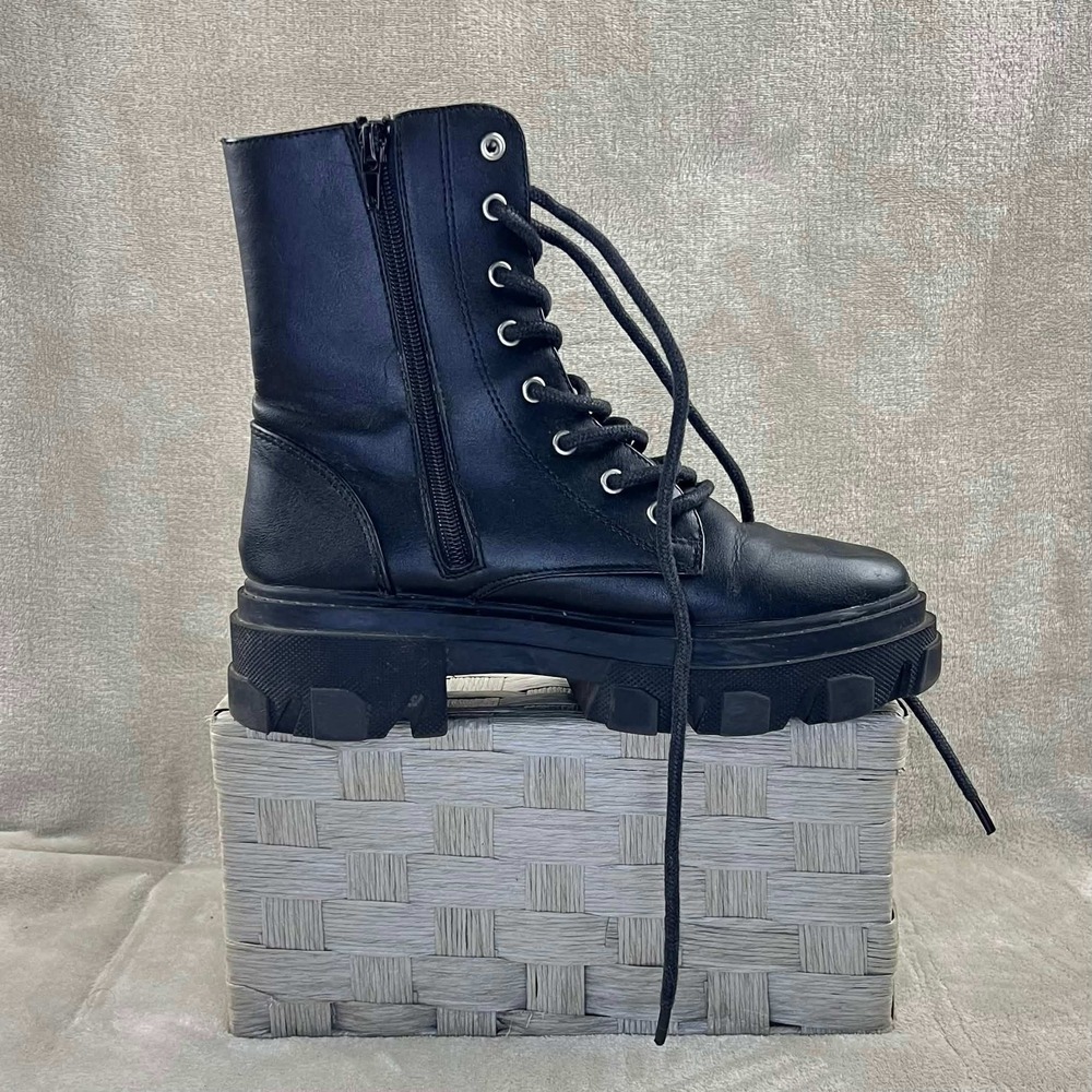 Forever 21 Black Faux Leather Combat Boots Side Zip Mid Calf Chunky Platform 5.5